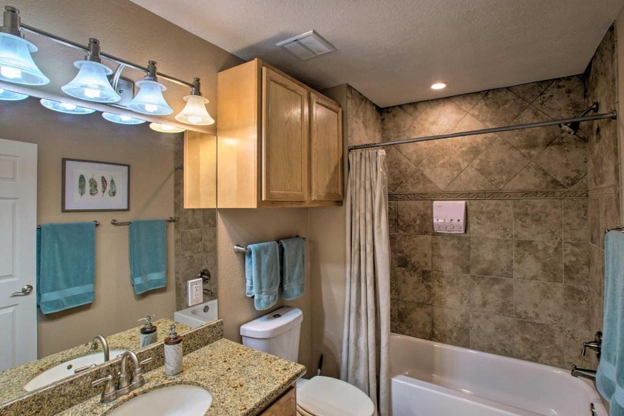 Pet-Friendly Glendale Home With Pool And Putting Green Phoenix Bagian luar foto