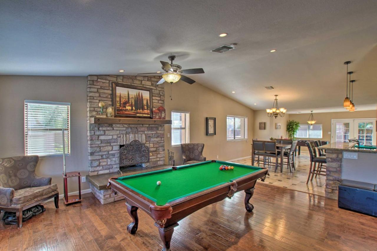 Pet-Friendly Glendale Home With Pool And Putting Green Phoenix Bagian luar foto